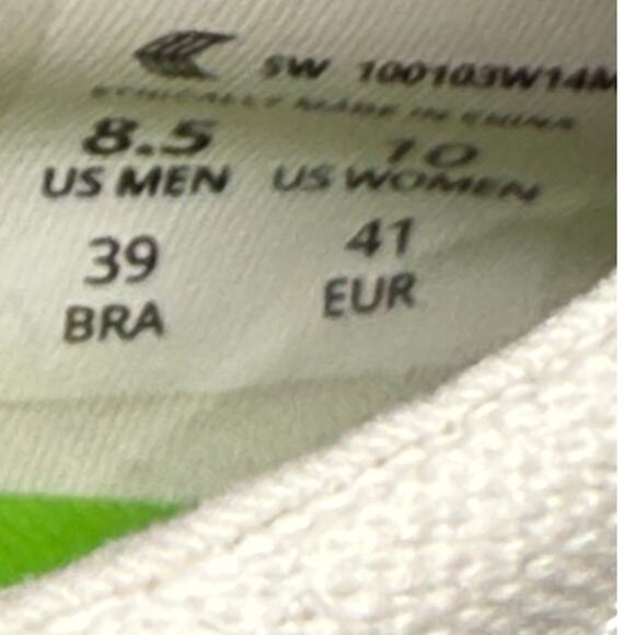 Cariuma OCA Low Pantone Snow White Canvas Contrast Thread Sneaker 8.5 M / 10 W - Picture 8 of 11